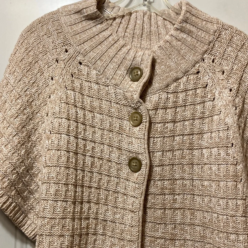 Women's‎ Beige Button-Up Sweater M